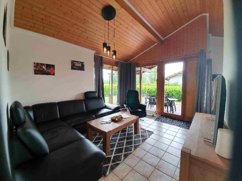 Ferienhaus Vier Pfoten Schweiburg ภายนอก รูปภาพ